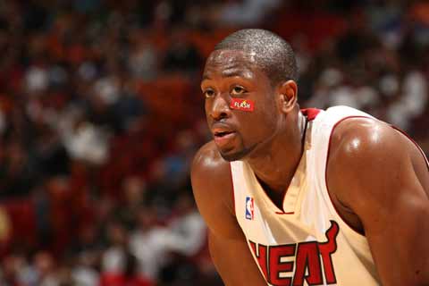 手感火热！小巴里·布朗首节3记三分球轰下11分1板1助1断