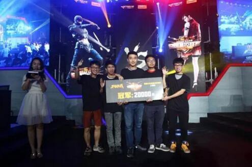 佩工：皮球先打在球员身上再弹到手上，裁判硬造了一个点球