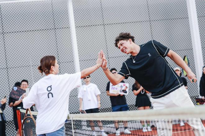 高尔夫的整 高尔夫的整