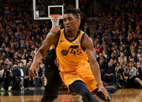 后撤步三分 后撤步三分