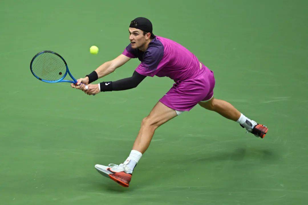 图加特队员 图加特队员